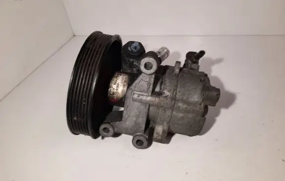 Mercedes-Benz E W210 Power steering pump 0024669201