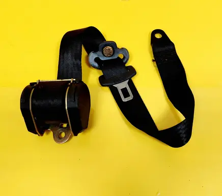 Rear seatbelt