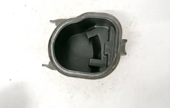 BMW 3 E90 E91 Headlight/headlamp dust cover 