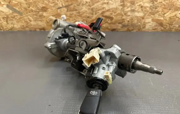 Toyota Avensis T270 Electric power steering pump 4525005590 21130158 JJ002008240