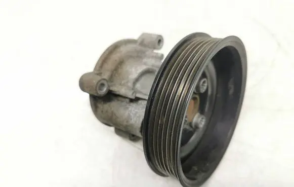 Volkswagen Golf Plus Water pump 03C121005C 03D121028B