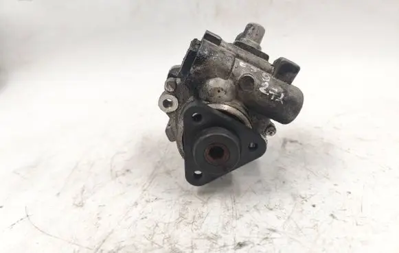 BMW 5 E39 Power steering pump MGF20107