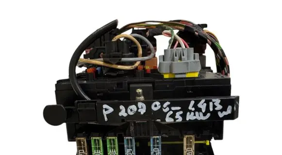 Peugeot 207 Fuse module 9659741880
