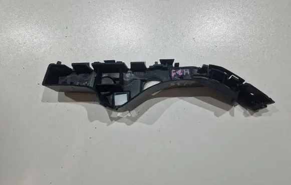 Chevrolet Captiva Front bumper mounting bracket 42485667