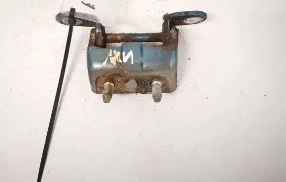 Nissan Primera Tailgate/trunk/boot hinge