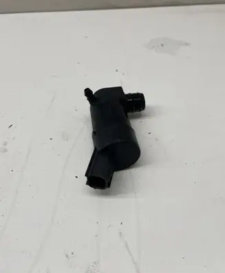 Volvo S60 Windscreen/windshield washer pump 304721