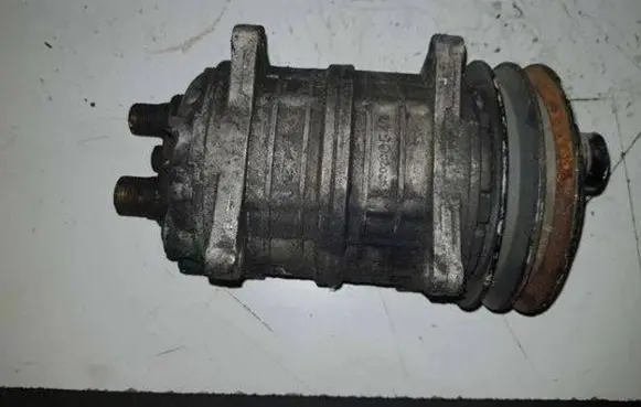 Mercedes-Benz Sprinter W906 Air conditioning (A/C) compressor (pump) 0G997048E