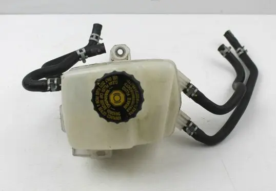 Lexus RX 450H Brake fluid reservoir 240400