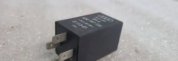 Audi A4 S4 B5 8D Other relay 4D0907131