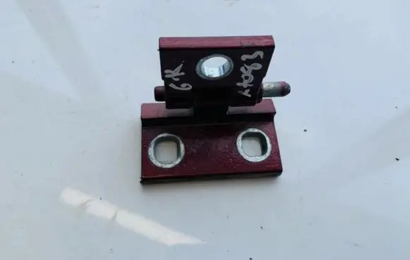 Volvo S60 Rear door lower hinge