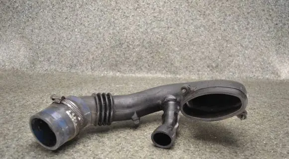 BMW 3 E46 Air intake hose/pipe 7790552