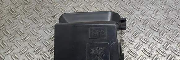 Renault Captur Fuse box cover 243825499R