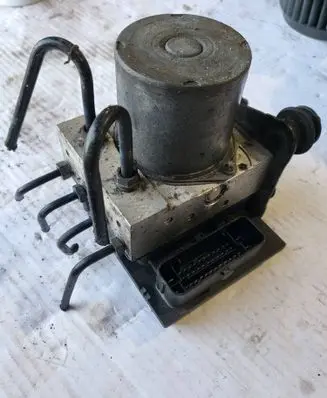 Audi A4 S4 B8 8K ABS Pump 8K0907379K 7217K0157