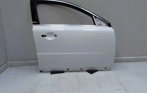 Volvo V70 Front door 54755