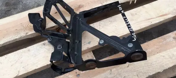 Audi A6 S6 C7 4G Radiator mount bracket 4G0121261F