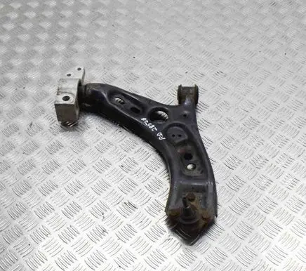 Volkswagen Tiguan Front lower control arm/wishbone 1K0407166C