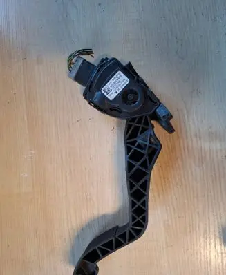 Ford Focus Clutch pedal 3M517B623XD
