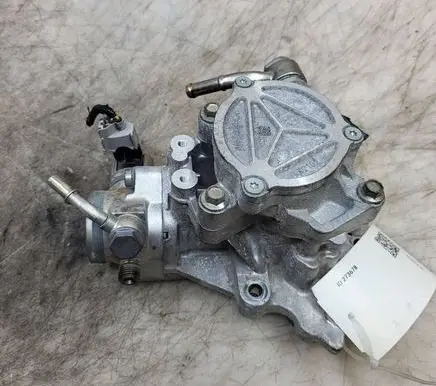 Mazda CX-5 II Fuel injection high pressure pump SM296100