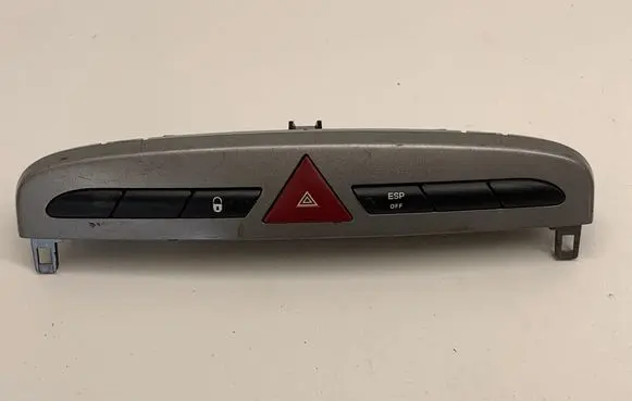 Peugeot 308 Hazard light switch 9659215177 03069010