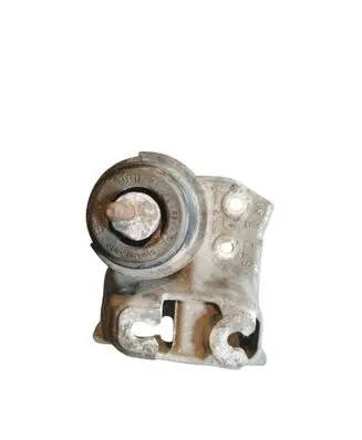 Subaru Outback (BS) Engine mounting bracket
