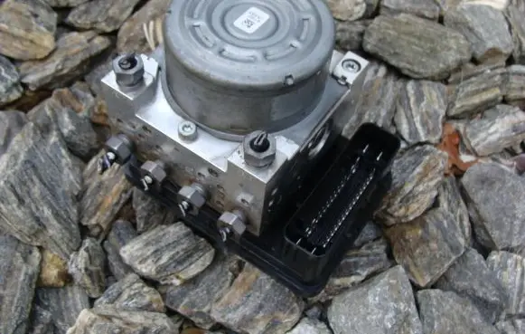 Ford Fiesta ABS Pump J1BC-2B373-GB