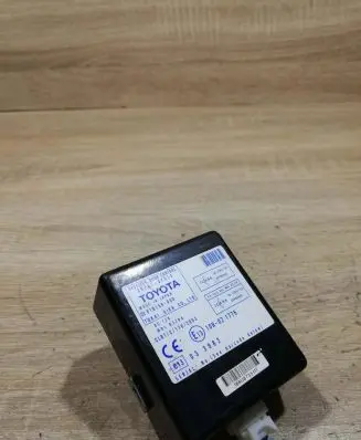 Toyota Corolla Verso AR10 Door control unit/module 897410f010