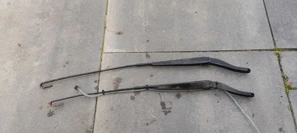 Renault Master III Front wiper blade arm 8200734777 18165