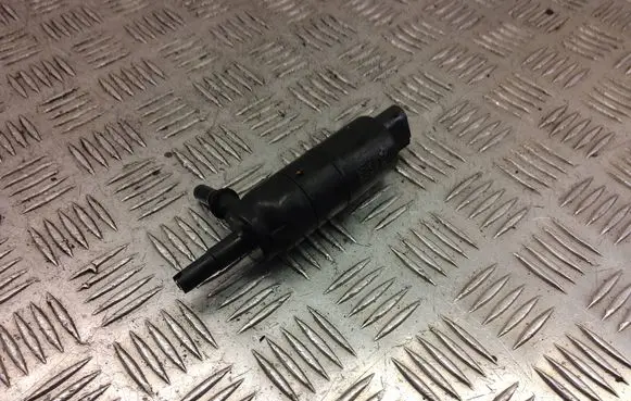 BMW 5 F10 F11 Headlight washer pump 7217792