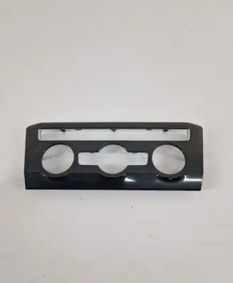 Volkswagen Tiguan Climate control/heater control trim 5NN820073A
