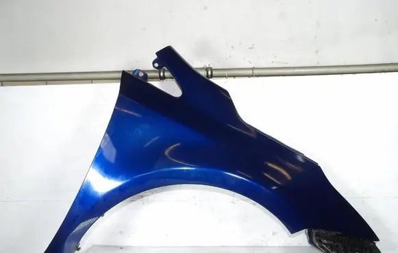 Toyota Avensis T270 Fender