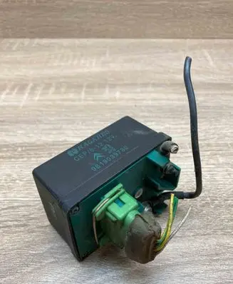 Peugeot 307 Glow plug pre-heat relay 9619039780