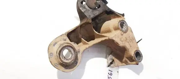 Audi A4 S4 B5 8D Engine mounting bracket 4b0199352b