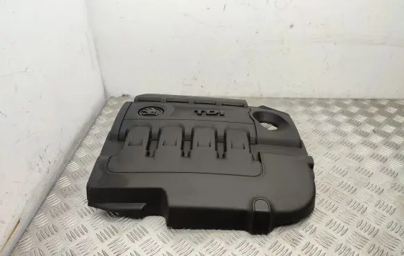 Skoda Octavia Mk3 (5E) Engine cover (trim) 04L103925C