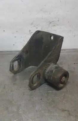 Toyota Corolla Verso AR10 Engine mounting bracket