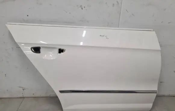 Volkswagen PASSAT CC Rear door 