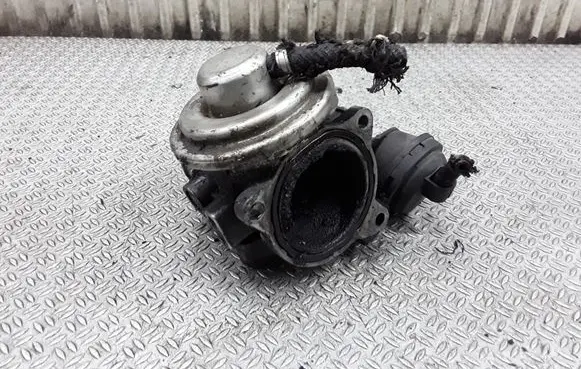 Audi A4 S4 B5 8D EGR valve 038129637