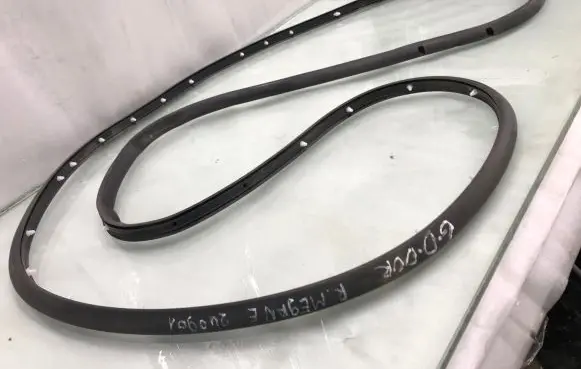 Renault Megane E-Tech Rubber seal rear door 