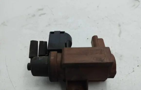 Ford Grand C-MAX Turbo solenoid valve 60909E882 Z01771