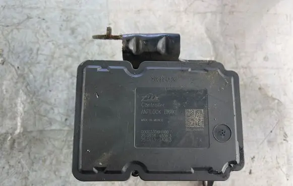 Jeep Grand Cherokee (WK) ABS Pump 00003306H100 506C200109B