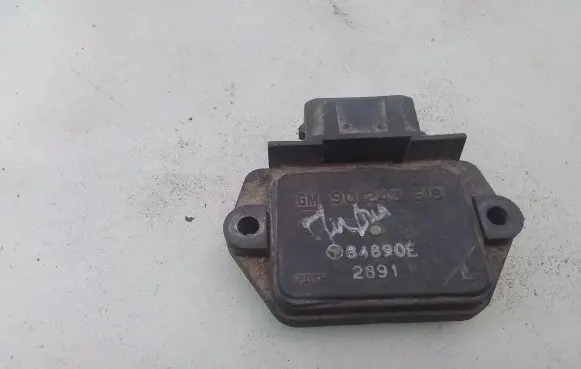 Opel Astra F Ignition amplifier control unit 90243618
