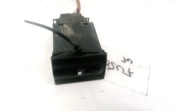 Skoda Octavia Mk1 (1U) Fuel tank opening switch 