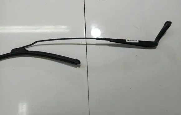Volkswagen Bora Front wiper blade arm 