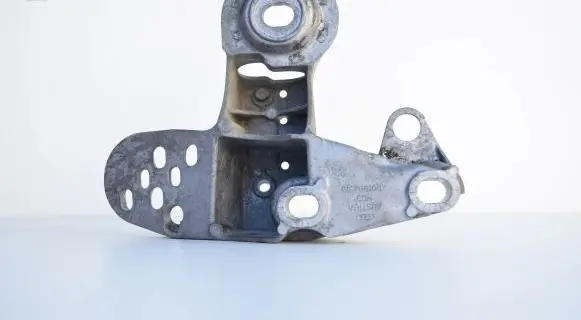 Audi A4 S4 B5 8D Engine mounting bracket 4B0199351B