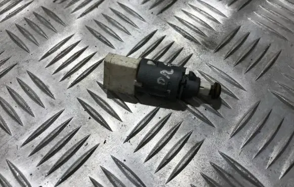 Renault Megane II Brake pedal sensor switch 8200168238b