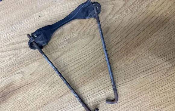 Honda Civic Battery bracket