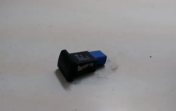 Fog light switch
