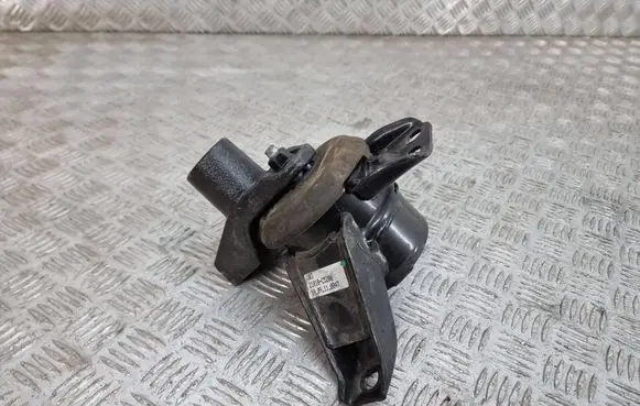 Engine mount bracket