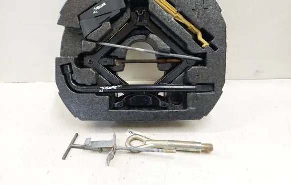 Jaguar XF Tool set 98AB17K038AB 1R8A17032AB 1S05422