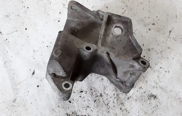Volvo XC60 Engine mounting bracket 6G926P096FC