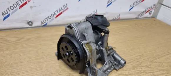 BMW 1 F20 F21 Oil pump 7823007